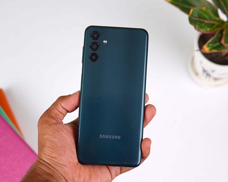 Review: Samsung A04s is a budget phone but comes without a charger -  Nairametrics