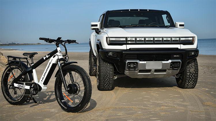 The Hummer EV All-Wheel-Drive Electric Bicycle is unveiled by GMC